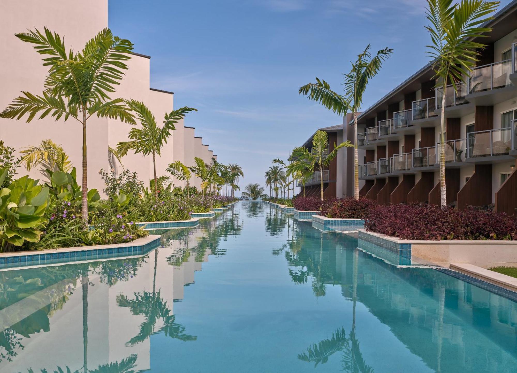 Crowne Plaza Fiji Nadi Bay Resort & Spa, An Ihg Hotel Екстериор снимка